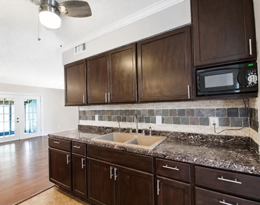 2708 N Avenue - Photo Thumbnail 9