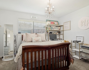 2617 Pinehurst Drive - Photo Thumbnail 15