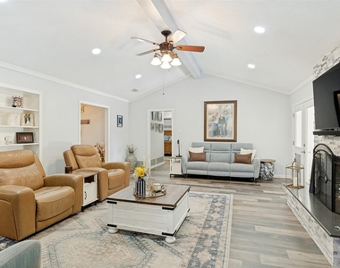 2617 Pinehurst Drive - Photo Thumbnail 6