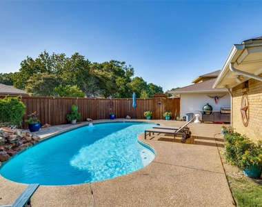 2617 Pinehurst Drive - Photo Thumbnail 21