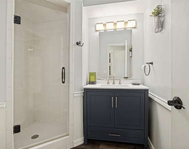 2617 Pinehurst Drive - Photo Thumbnail 17