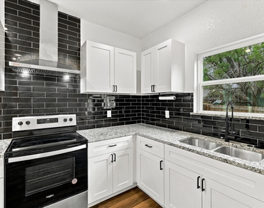 3023 Brazos River Drive - Photo Thumbnail 9