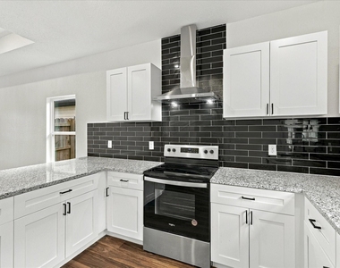 3023 Brazos River Drive - Photo Thumbnail 7