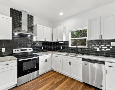 3023 Brazos River Drive - Photo Thumbnail 8