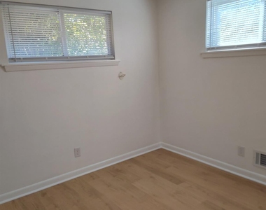 466 26th Avenue Ne - Photo Thumbnail 4