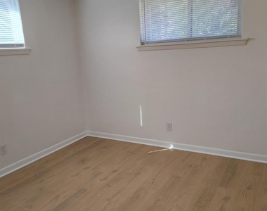 466 26th Avenue Ne - Photo Thumbnail 7