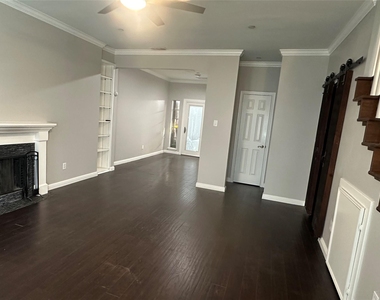3919 Cole Avenue - Photo Thumbnail 2