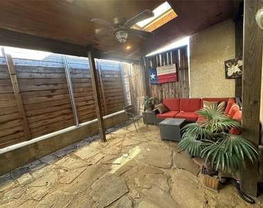 3919 Cole Avenue - Photo Thumbnail 1