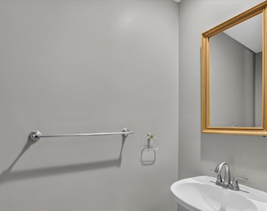 802 Custer Street - Photo Thumbnail 18