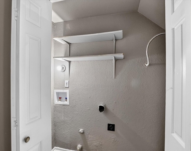 802 Custer Street - Photo Thumbnail 20