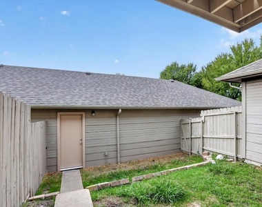 802 Custer Street - Photo Thumbnail 22