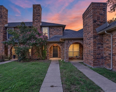 802 Custer Street - Photo Thumbnail 24