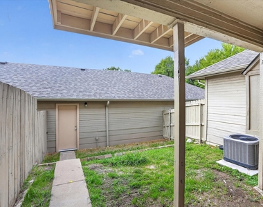 802 Custer Street - Photo Thumbnail 21
