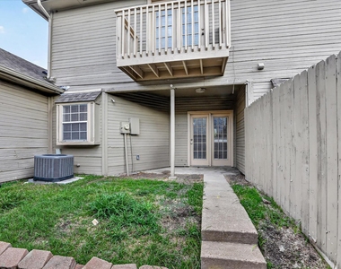 802 Custer Street - Photo Thumbnail 23