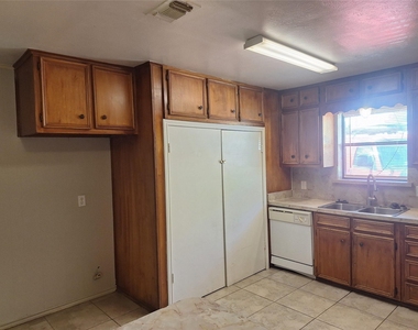 203 Thompson Street - Photo Thumbnail 4