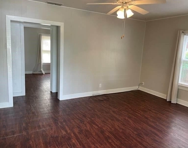 1046 W Sloan Street - Photo Thumbnail 6