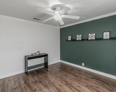 820 Sw Southridge Drive - Photo Thumbnail 5
