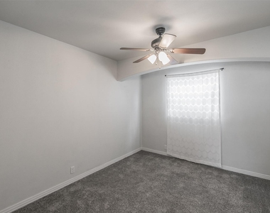 820 Sw Southridge Drive - Photo Thumbnail 14
