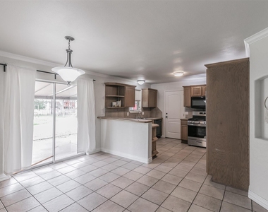 820 Sw Southridge Drive - Photo Thumbnail 6