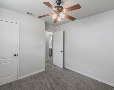 820 Sw Southridge Drive - Photo Thumbnail 23