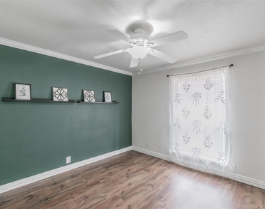 820 Sw Southridge Drive - Photo Thumbnail 2