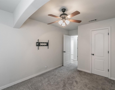 820 Sw Southridge Drive - Photo Thumbnail 16