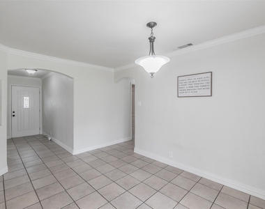 820 Sw Southridge Drive - Photo Thumbnail 8