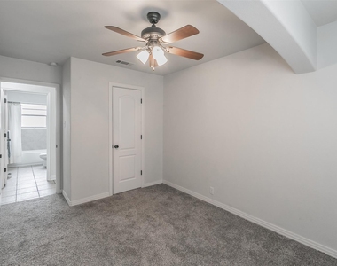 820 Sw Southridge Drive - Photo Thumbnail 17