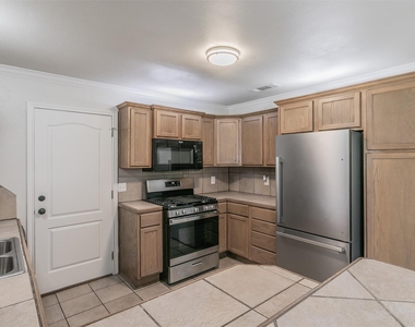 820 Sw Southridge Drive - Photo Thumbnail 13