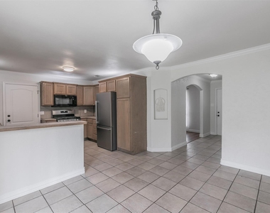 820 Sw Southridge Drive - Photo Thumbnail 7