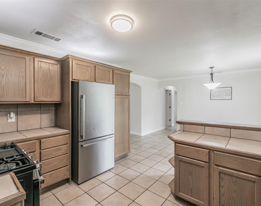 820 Sw Southridge Drive - Photo Thumbnail 12