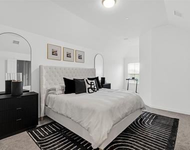 444 Somerville Drive - Photo Thumbnail 15