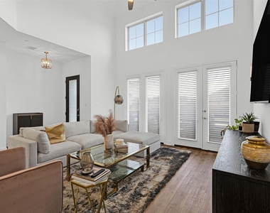 444 Somerville Drive - Photo Thumbnail 10