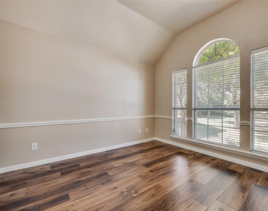 7900 Brookmount Street - Photo Thumbnail 7