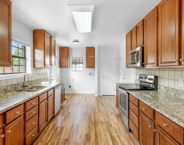 3052 Cameo Lane - Photo Thumbnail 13