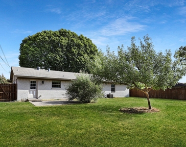 3052 Cameo Lane - Photo Thumbnail 15