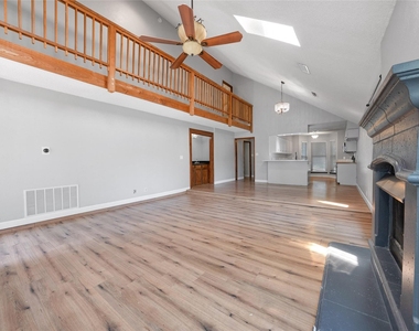 222 Gwendola Drive - Photo Thumbnail 10