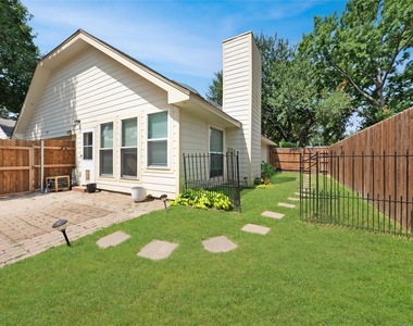 222 Gwendola Drive - Photo Thumbnail 14