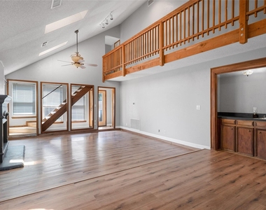 222 Gwendola Drive - Photo Thumbnail 6