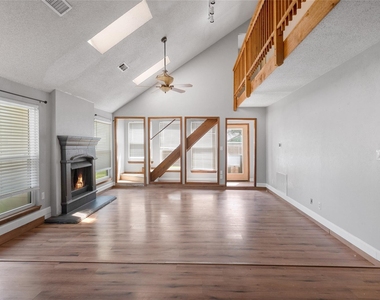222 Gwendola Drive - Photo Thumbnail 7