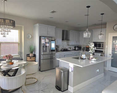 13262 Scotch Pine Drive - Photo Thumbnail 6