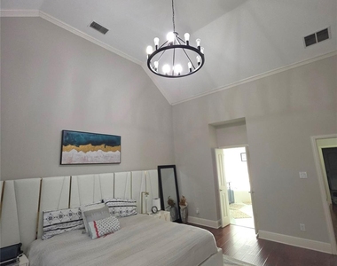 13262 Scotch Pine Drive - Photo Thumbnail 11