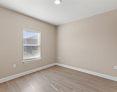 1022 Debby Court - Photo Thumbnail 19