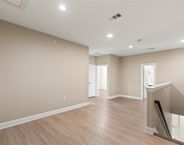 1022 Debby Court - Photo Thumbnail 11