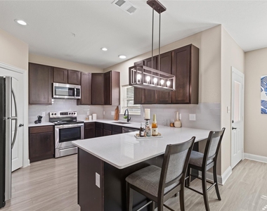 1022 Debby Court - Photo Thumbnail 7