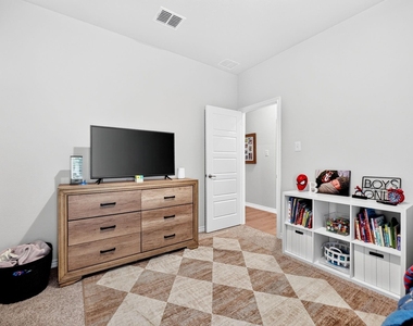 2020 Hearn Drive - Photo Thumbnail 19