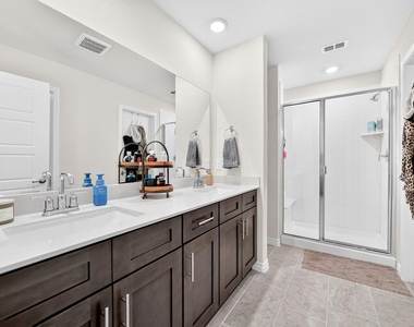 2020 Hearn Drive - Photo Thumbnail 16