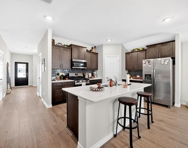 2020 Hearn Drive - Photo Thumbnail 7