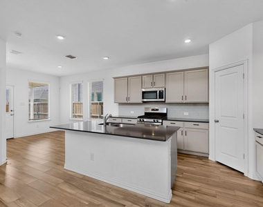 1309 Canuela Way - Photo Thumbnail 5