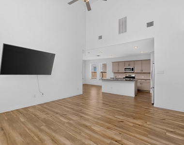 1309 Canuela Way - Photo Thumbnail 11